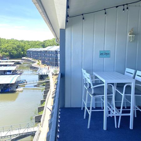 B Lakefront! Remodeled, Boat Slip, Patio Views, Pool, Boat Ramp, Wifi Osage Beach Dış mekan fotoğraf