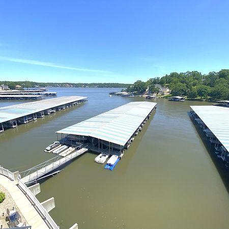B Lakefront! Remodeled, Boat Slip, Patio Views, Pool, Boat Ramp, Wifi Osage Beach Dış mekan fotoğraf
