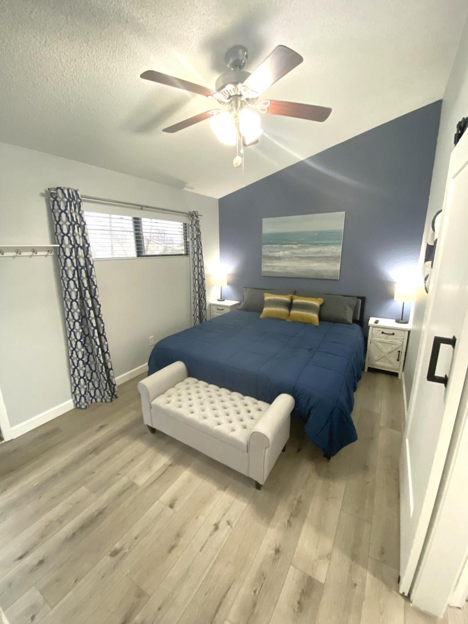 B Lakefront! Remodeled, Boat Slip, Patio Views, Pool, Boat Ramp, Wifi Osage Beach Dış mekan fotoğraf