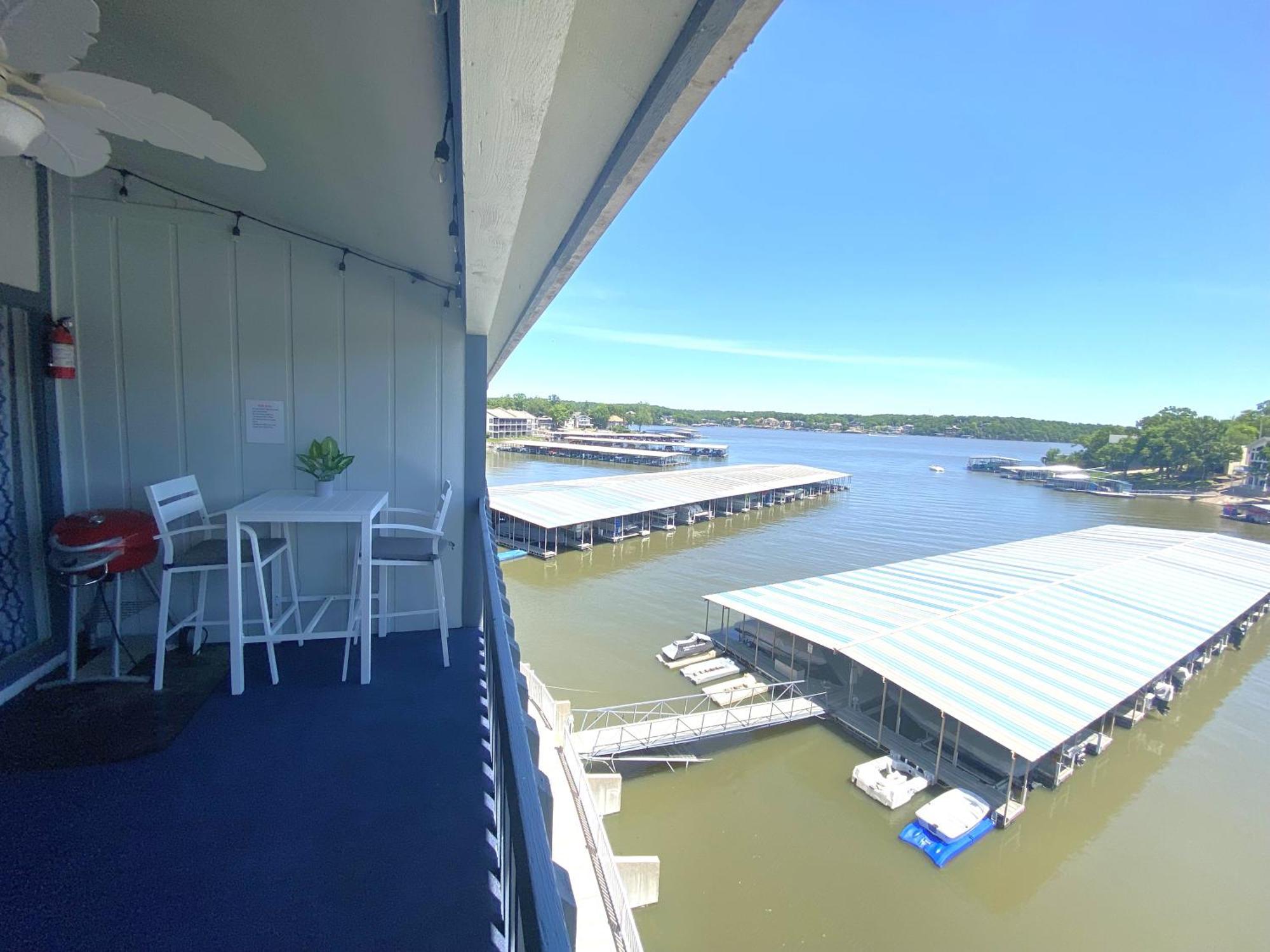 B Lakefront! Remodeled, Boat Slip, Patio Views, Pool, Boat Ramp, Wifi Osage Beach Dış mekan fotoğraf