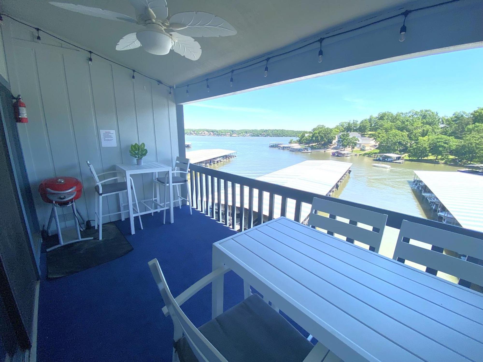 B Lakefront! Remodeled, Boat Slip, Patio Views, Pool, Boat Ramp, Wifi Osage Beach Dış mekan fotoğraf