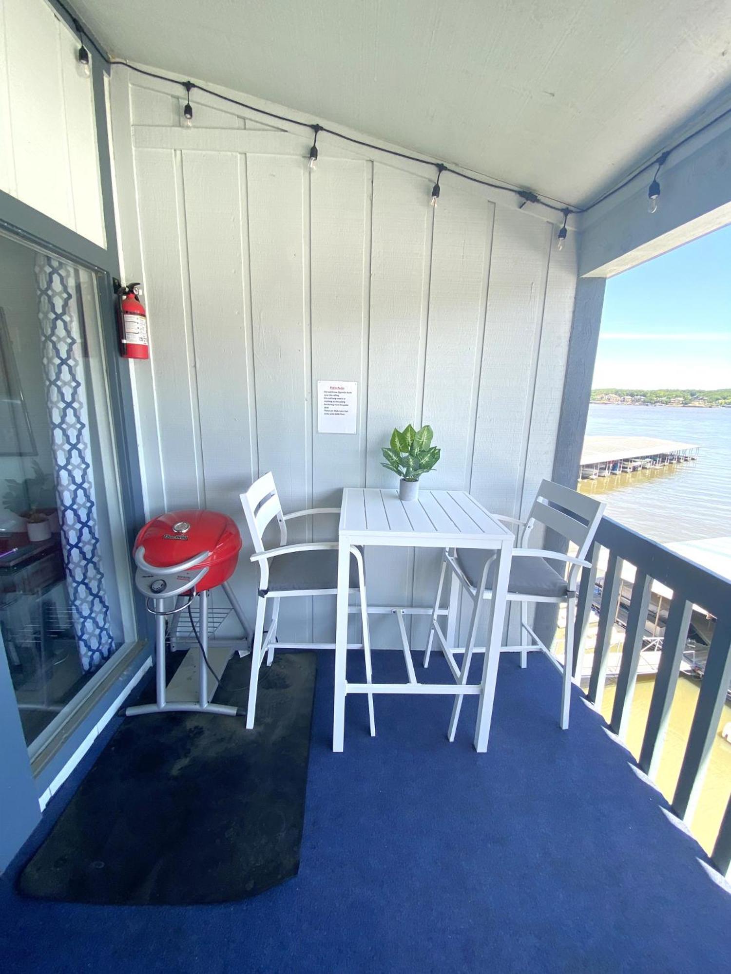 B Lakefront! Remodeled, Boat Slip, Patio Views, Pool, Boat Ramp, Wifi Osage Beach Dış mekan fotoğraf