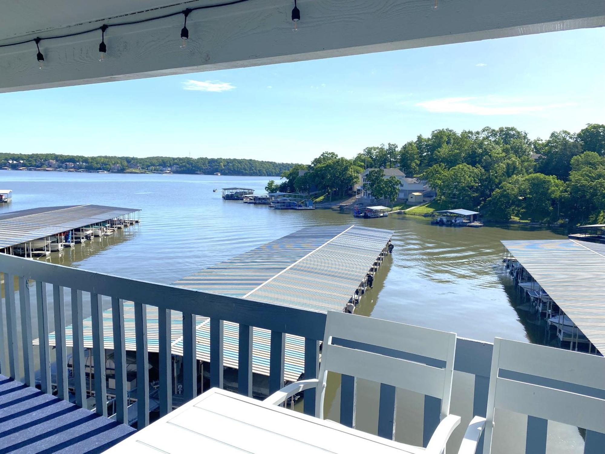 B Lakefront! Remodeled, Boat Slip, Patio Views, Pool, Boat Ramp, Wifi Osage Beach Dış mekan fotoğraf